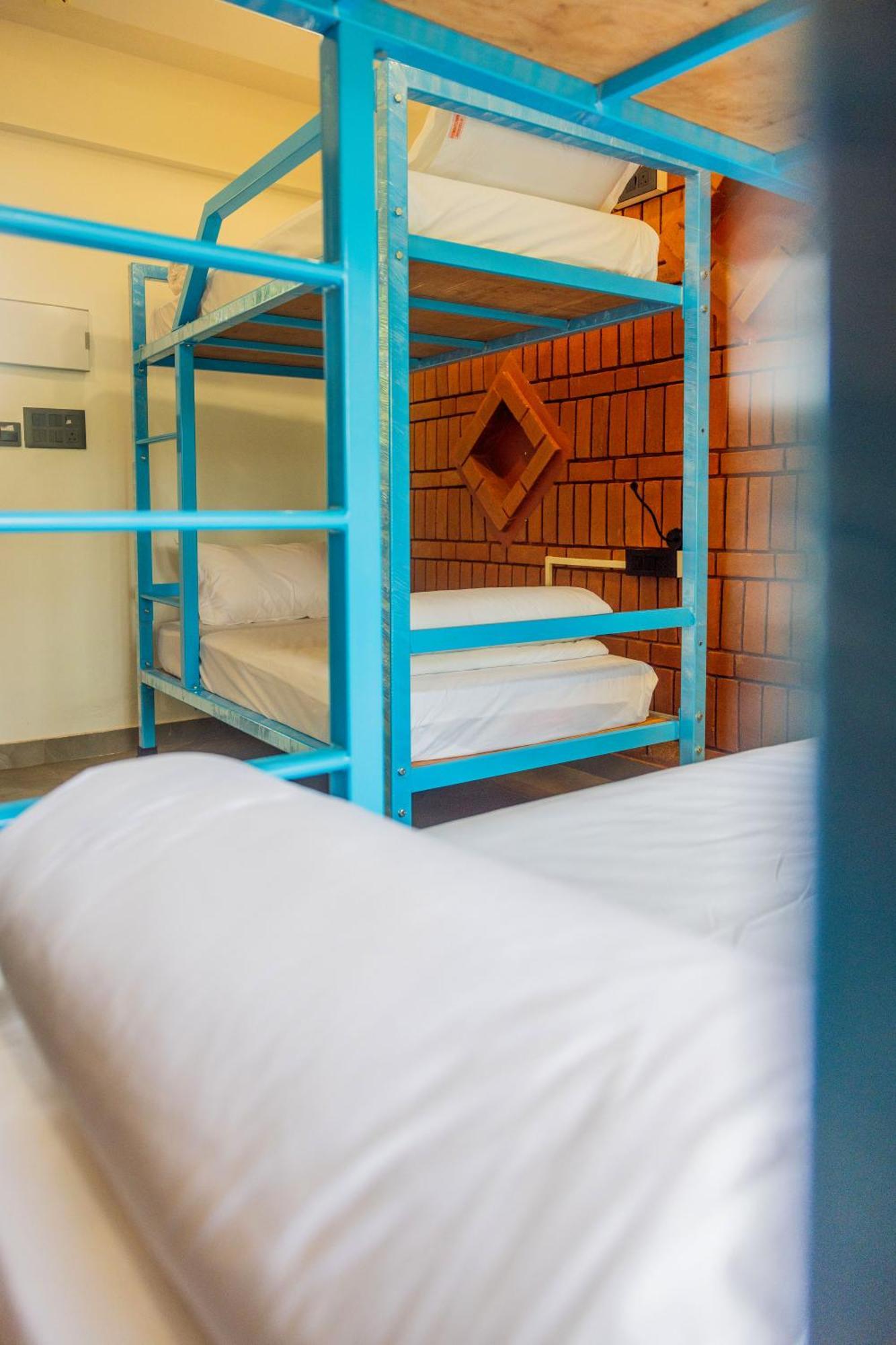 Downtown Hostels - أنجونا المظهر الخارجي الصورة