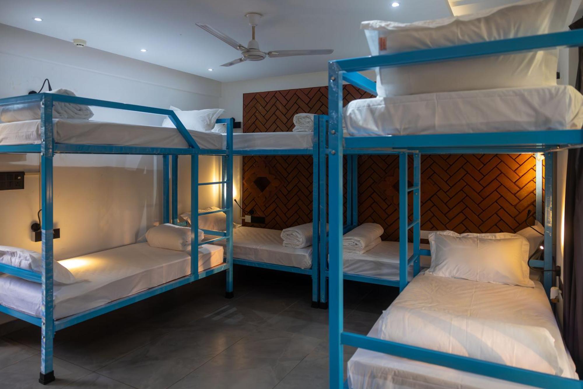 Downtown Hostels - أنجونا المظهر الخارجي الصورة